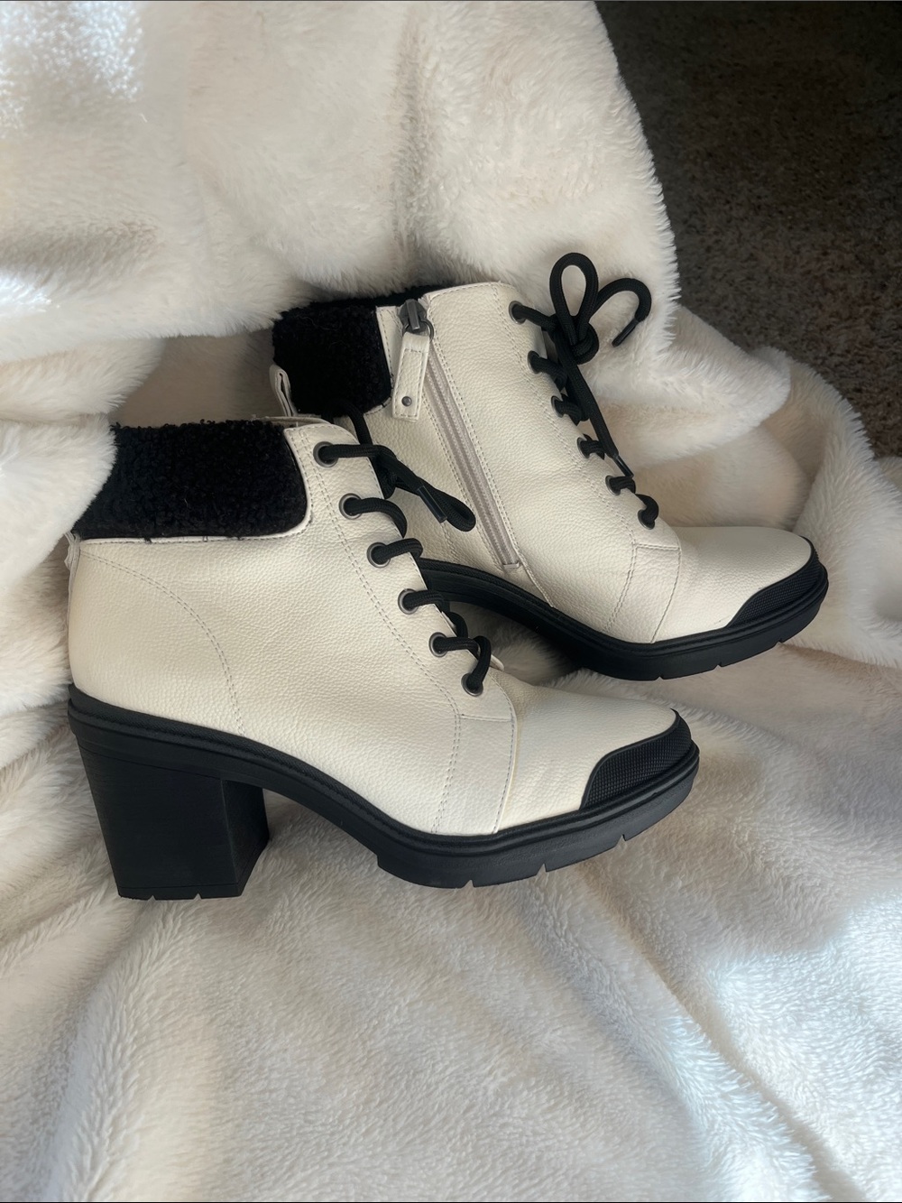 Dr. Scholl's White and Black Lace-Up Block Heel Ankle Boots